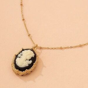 New Oval Portrait Pendant 18K gold plated necklace